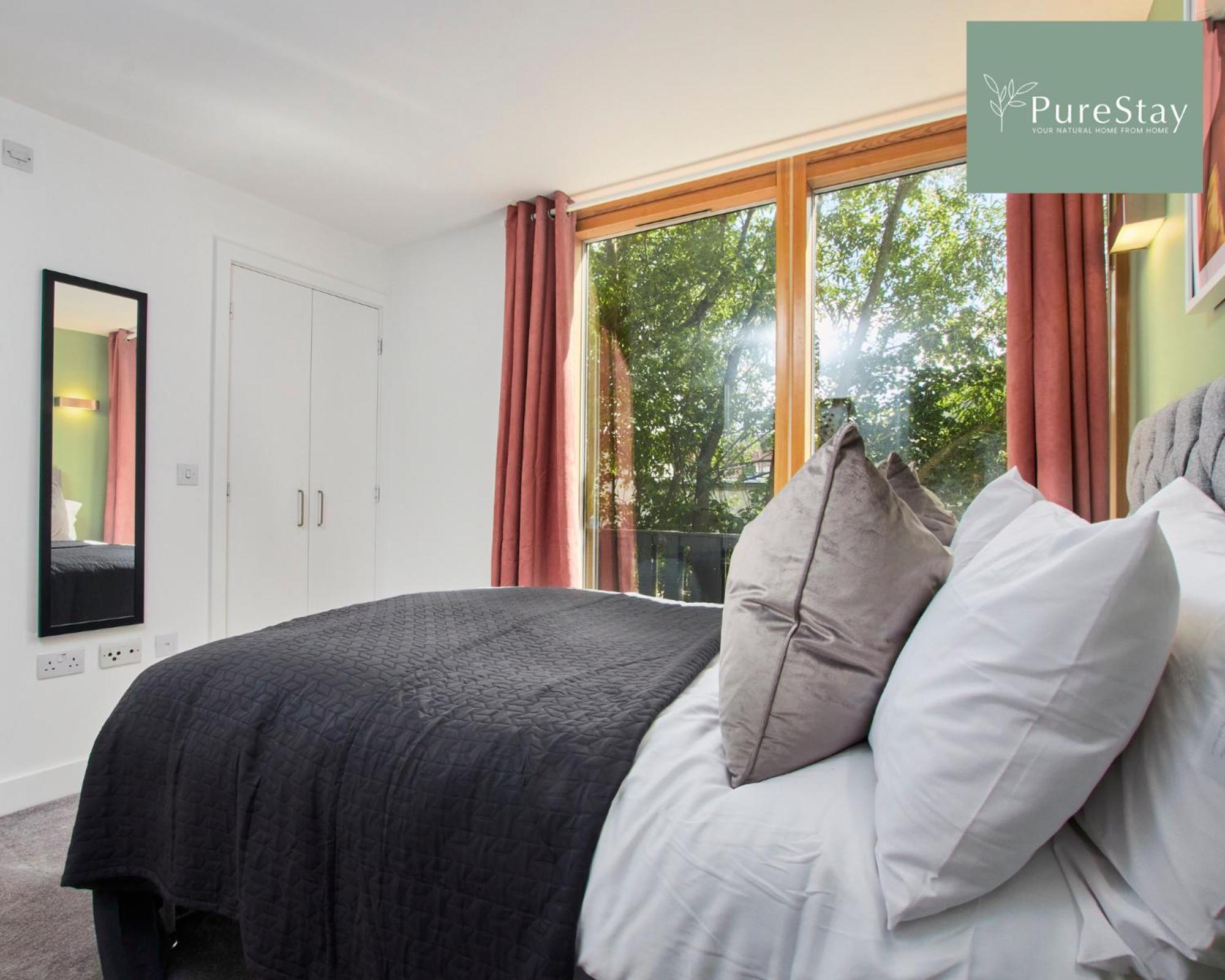 Beautiful Four Bed House By Purestay Short Lets & Serviced Accommodation Coventry With Parking Esterno foto