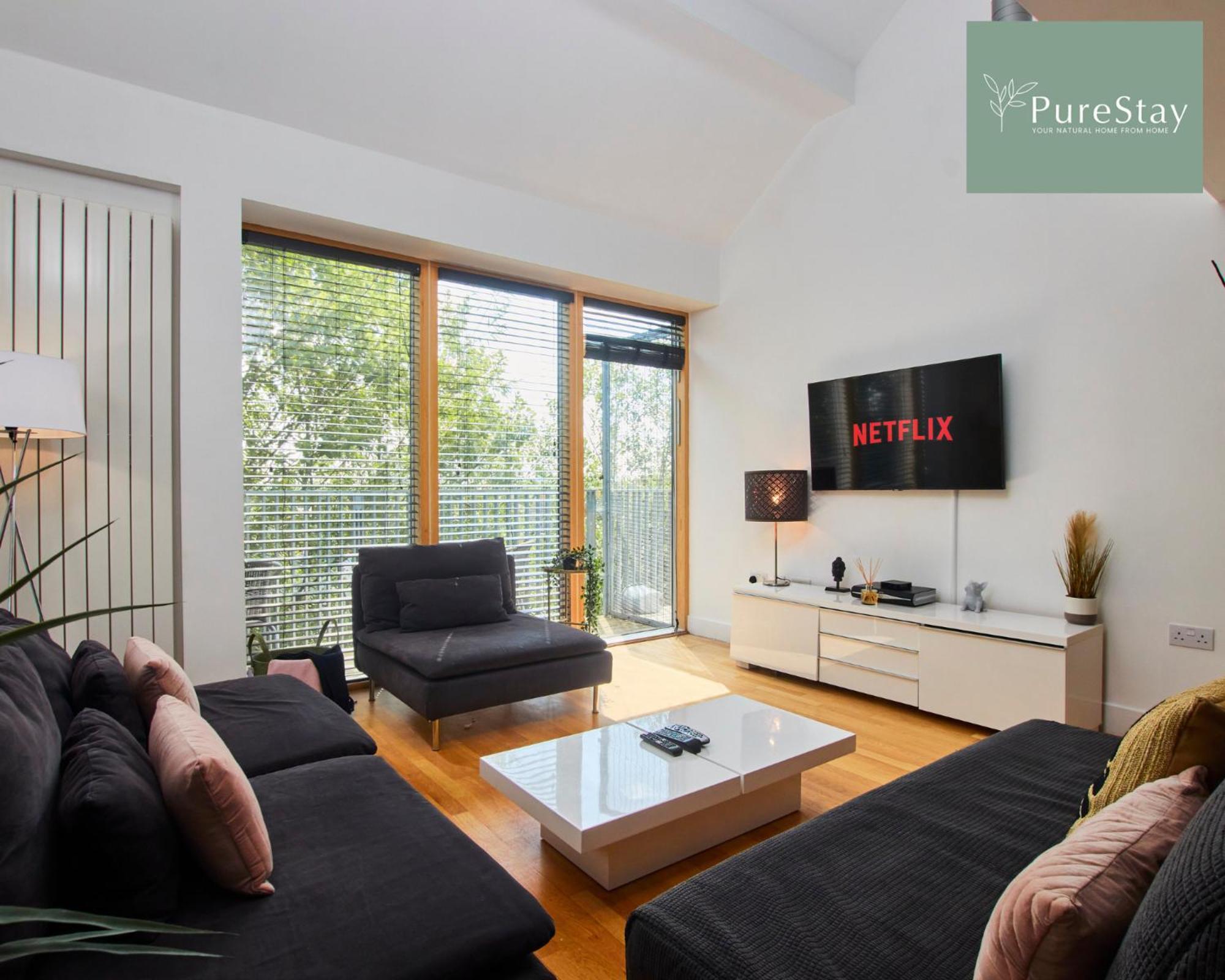 Beautiful Four Bed House By Purestay Short Lets & Serviced Accommodation Coventry With Parking Esterno foto