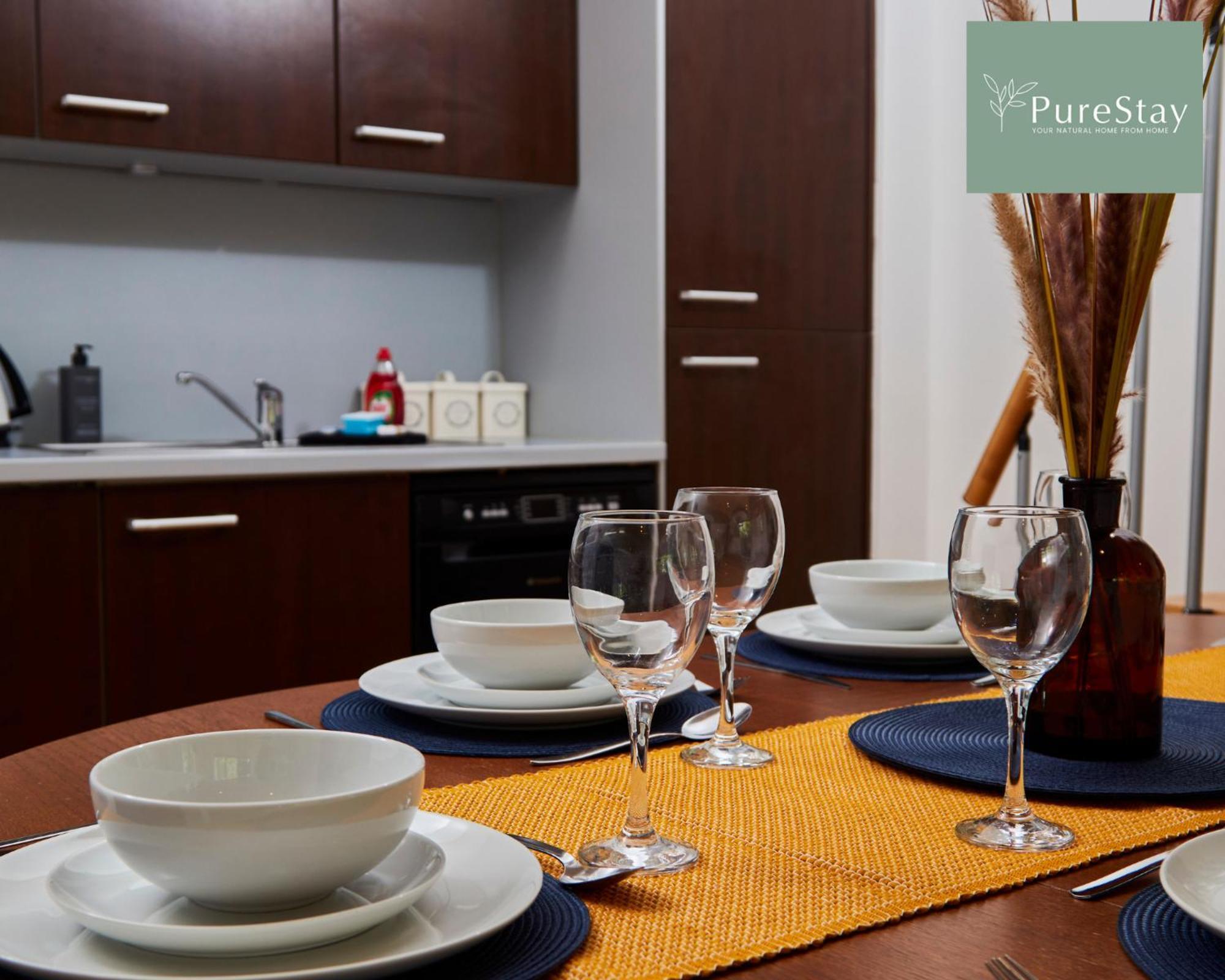 Beautiful Four Bed House By Purestay Short Lets & Serviced Accommodation Coventry With Parking Esterno foto