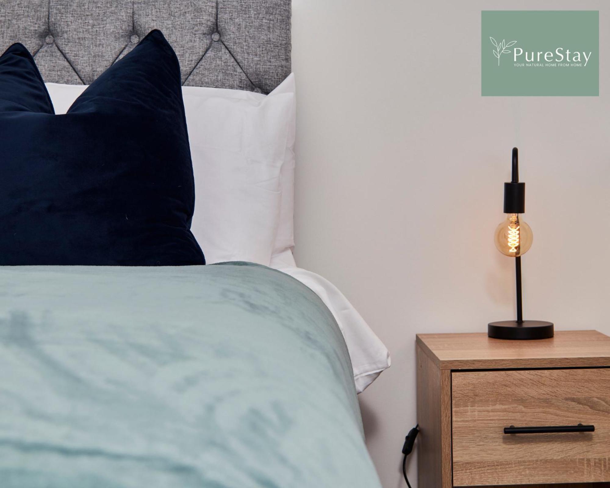 Beautiful Four Bed House By Purestay Short Lets & Serviced Accommodation Coventry With Parking Esterno foto
