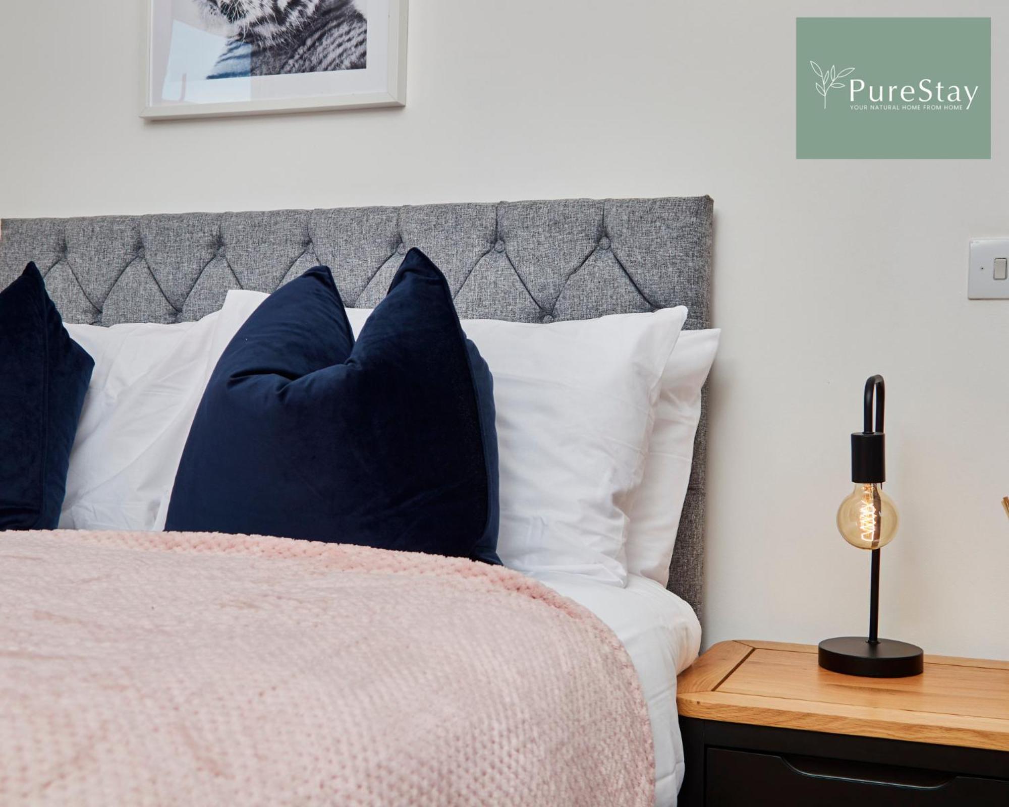 Beautiful Four Bed House By Purestay Short Lets & Serviced Accommodation Coventry With Parking Esterno foto