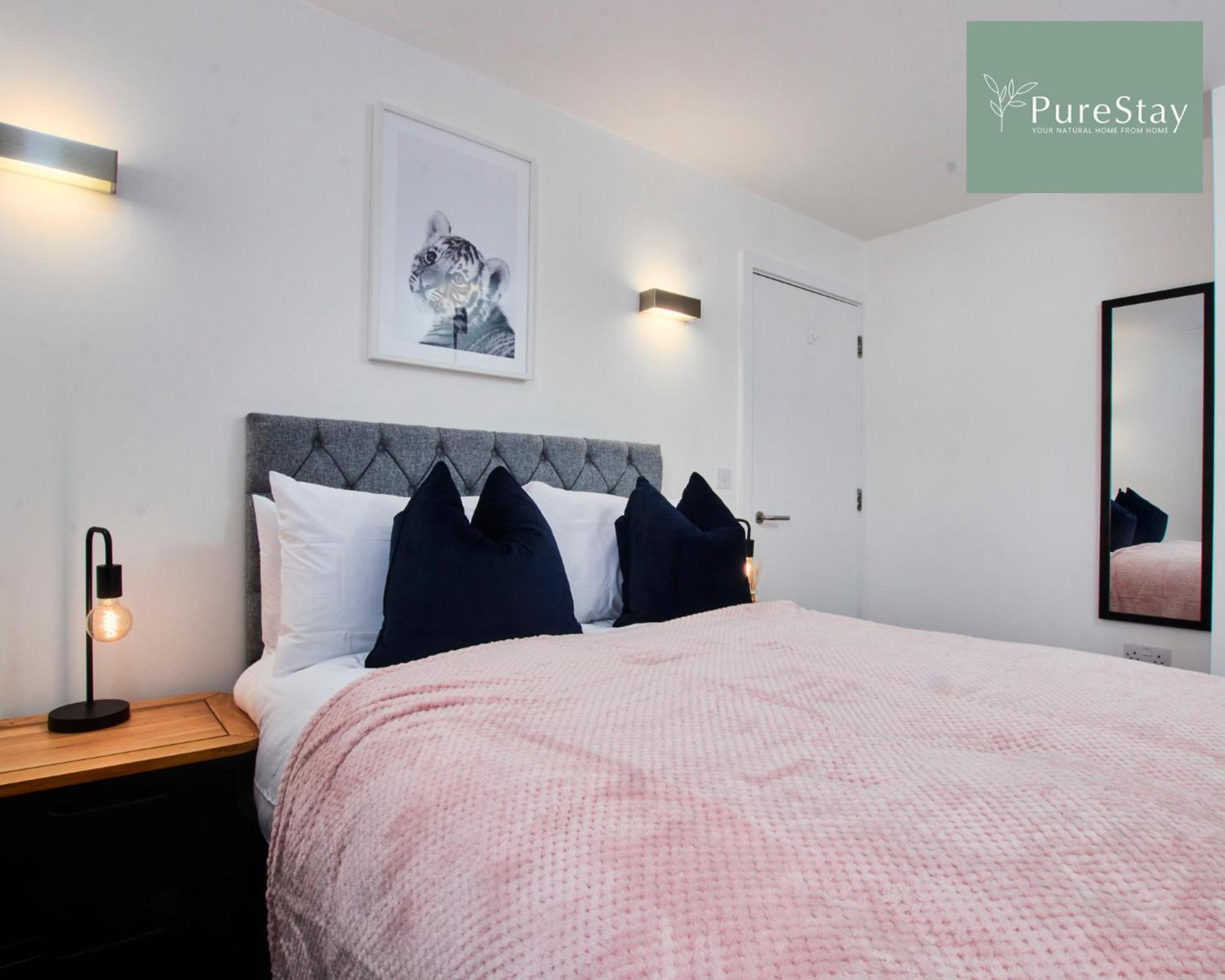 Beautiful Four Bed House By Purestay Short Lets & Serviced Accommodation Coventry With Parking Esterno foto
