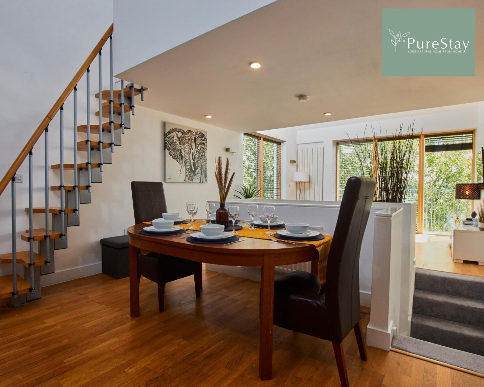 Beautiful Four Bed House By Purestay Short Lets & Serviced Accommodation Coventry With Parking Esterno foto