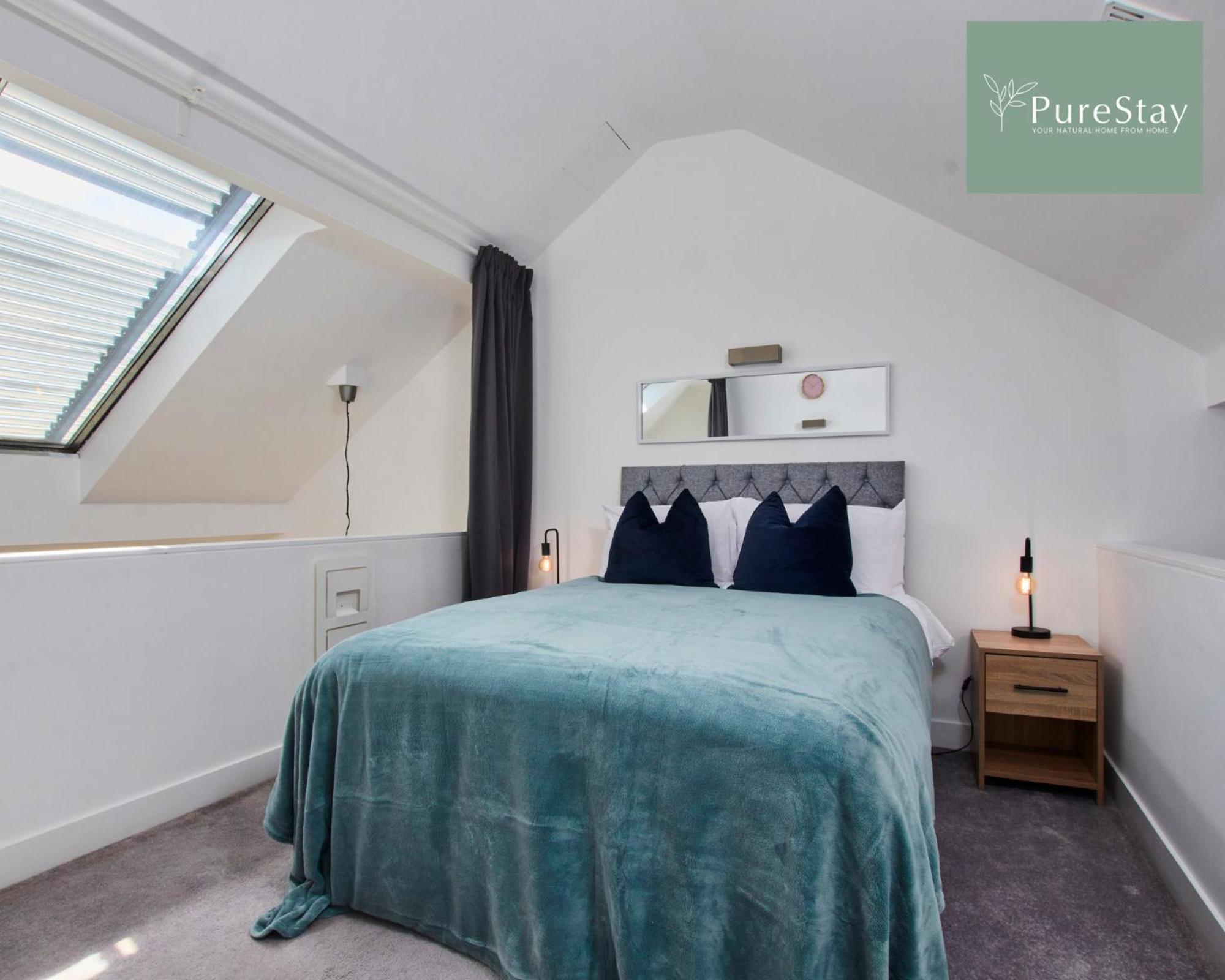 Beautiful Four Bed House By Purestay Short Lets & Serviced Accommodation Coventry With Parking Esterno foto