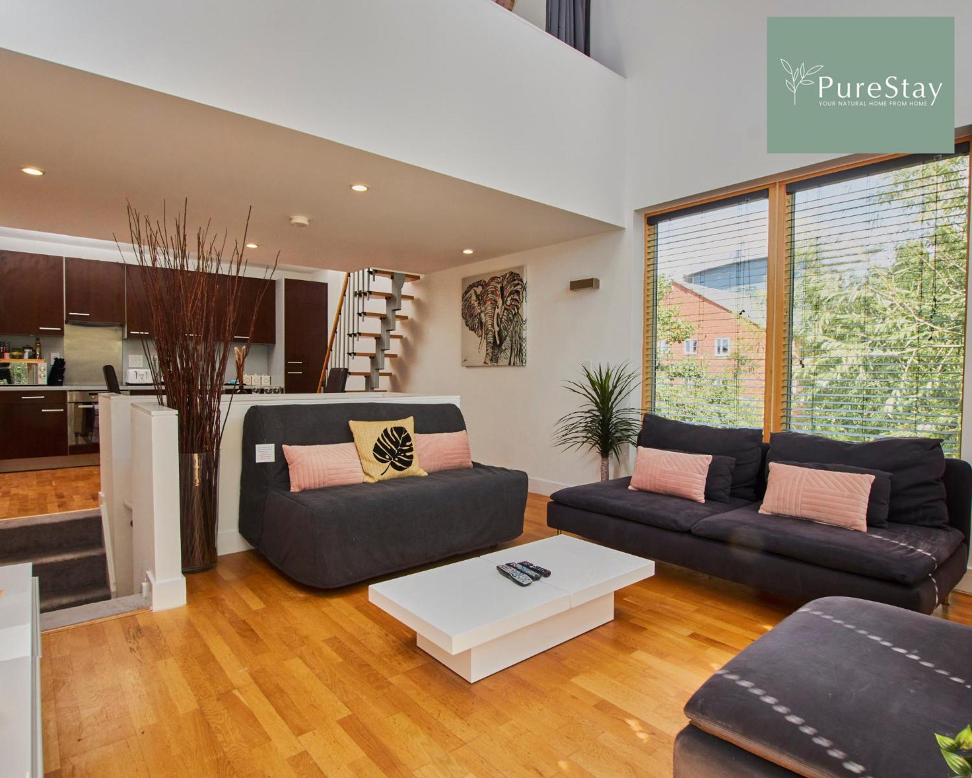Beautiful Four Bed House By Purestay Short Lets & Serviced Accommodation Coventry With Parking Esterno foto