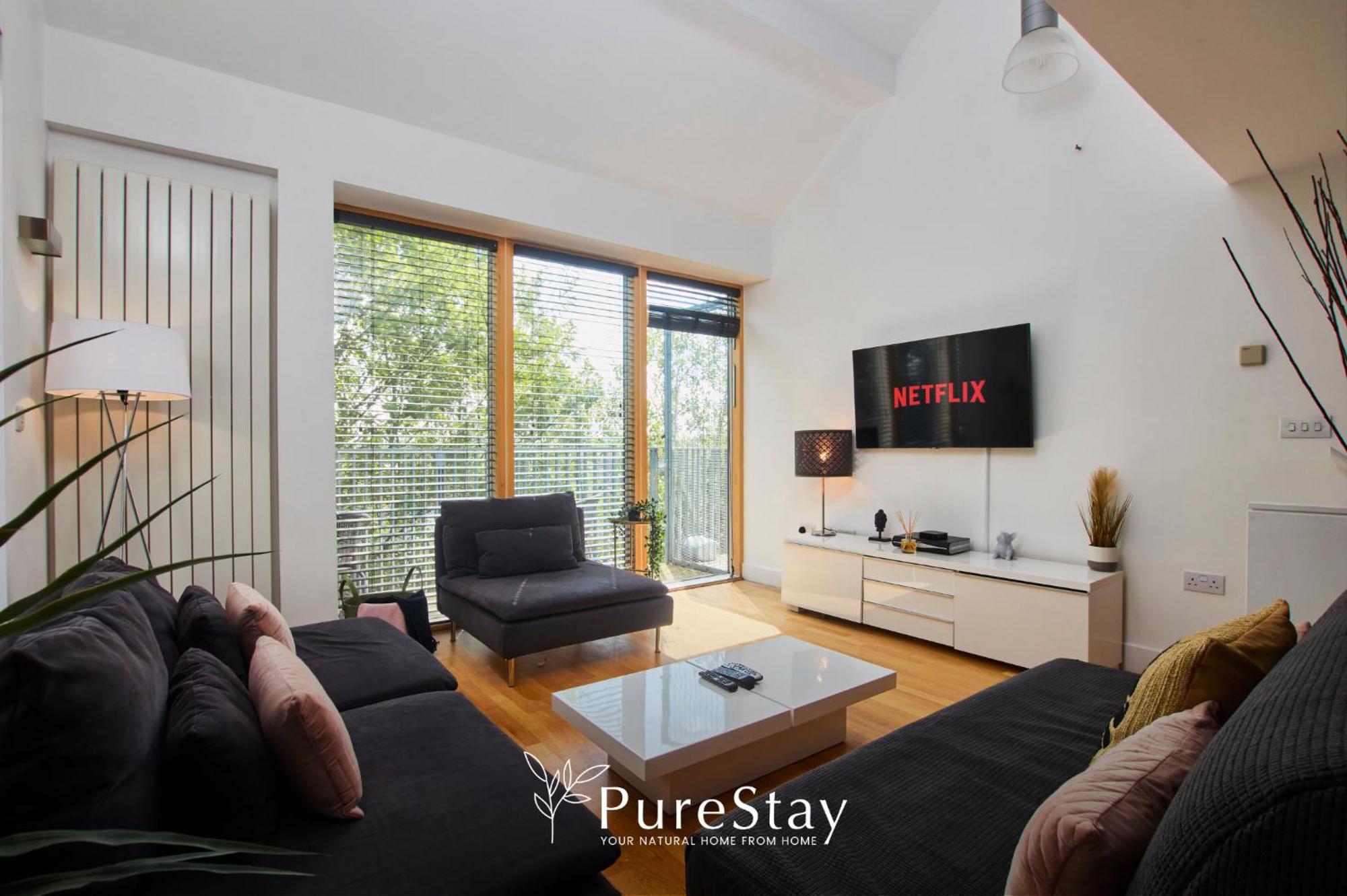 Beautiful Four Bed House By Purestay Short Lets & Serviced Accommodation Coventry With Parking Esterno foto