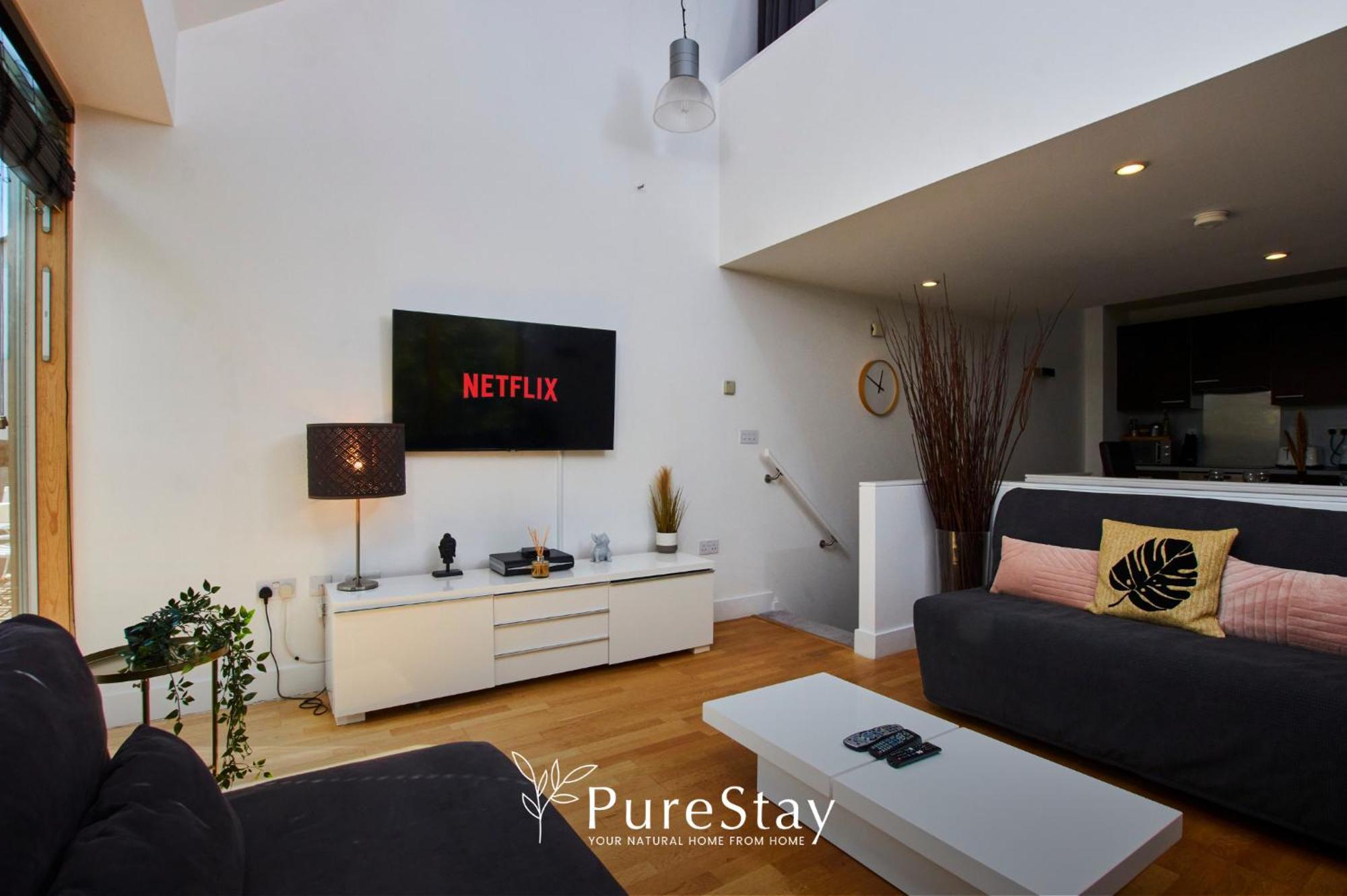 Beautiful Four Bed House By Purestay Short Lets & Serviced Accommodation Coventry With Parking Esterno foto